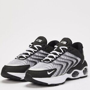 Nike Air Max TW. Brand New. Womens Size: 12.5.